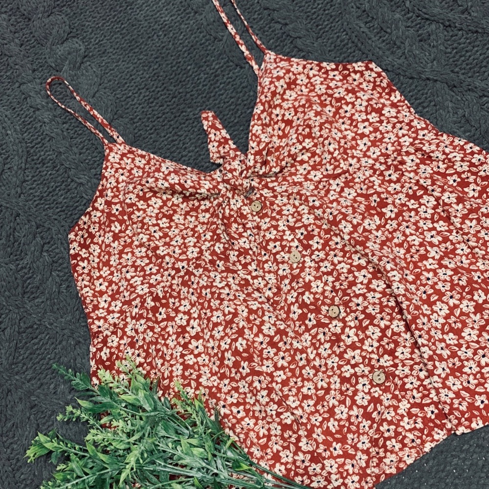 Tie-front floral top